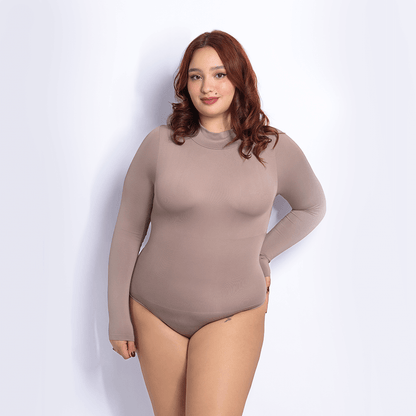 Model in the picture is 178 cm tall, and weights 96 Kgs