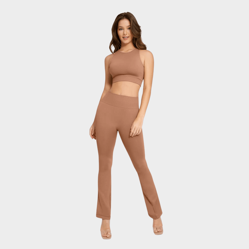 بدلة HolyShape الأنيقة ذات الأرجل المتسعة