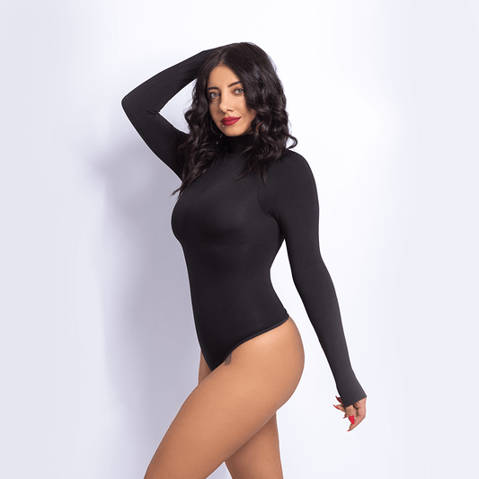 Model in the picture is 160 cm tall, and weights 60 Kgs