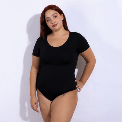 Model in the picture is 178 cm tall, and weights 96 Kgs