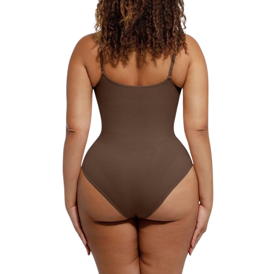 Model in the picture is 168 cm tall, and weighs 78 kgs, wearing brown classic cut M/L.