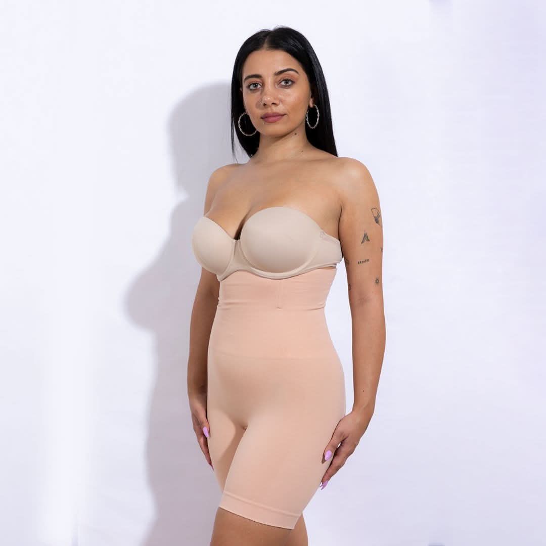 Model in the picture is 160 cm tall, and weights 60 Kgs wearing M