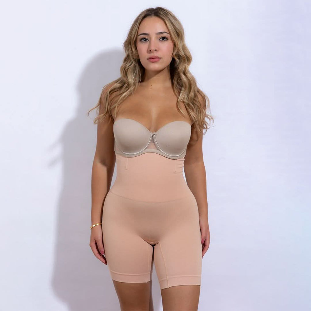 Model in the picture is 158 cm tall, and weights 51 Kgs wearing S