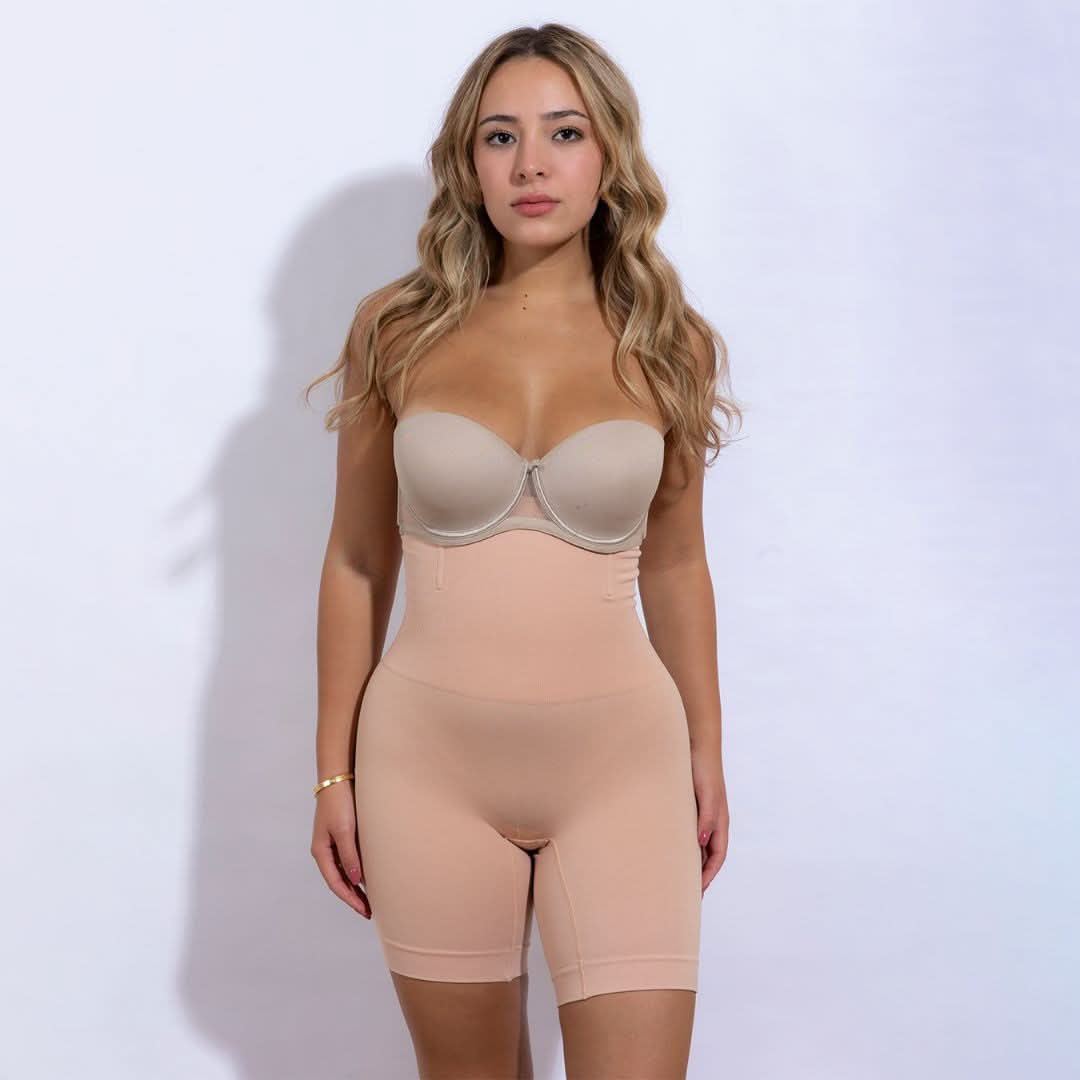 Model in the picture is 158 cm tall, and weights 51 Kgs wearing S