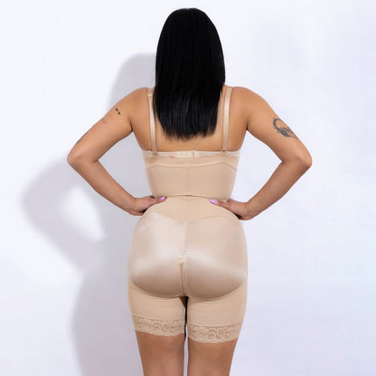 Model in the picture is 160 cm tall, and weights 60 Kgs wearing M