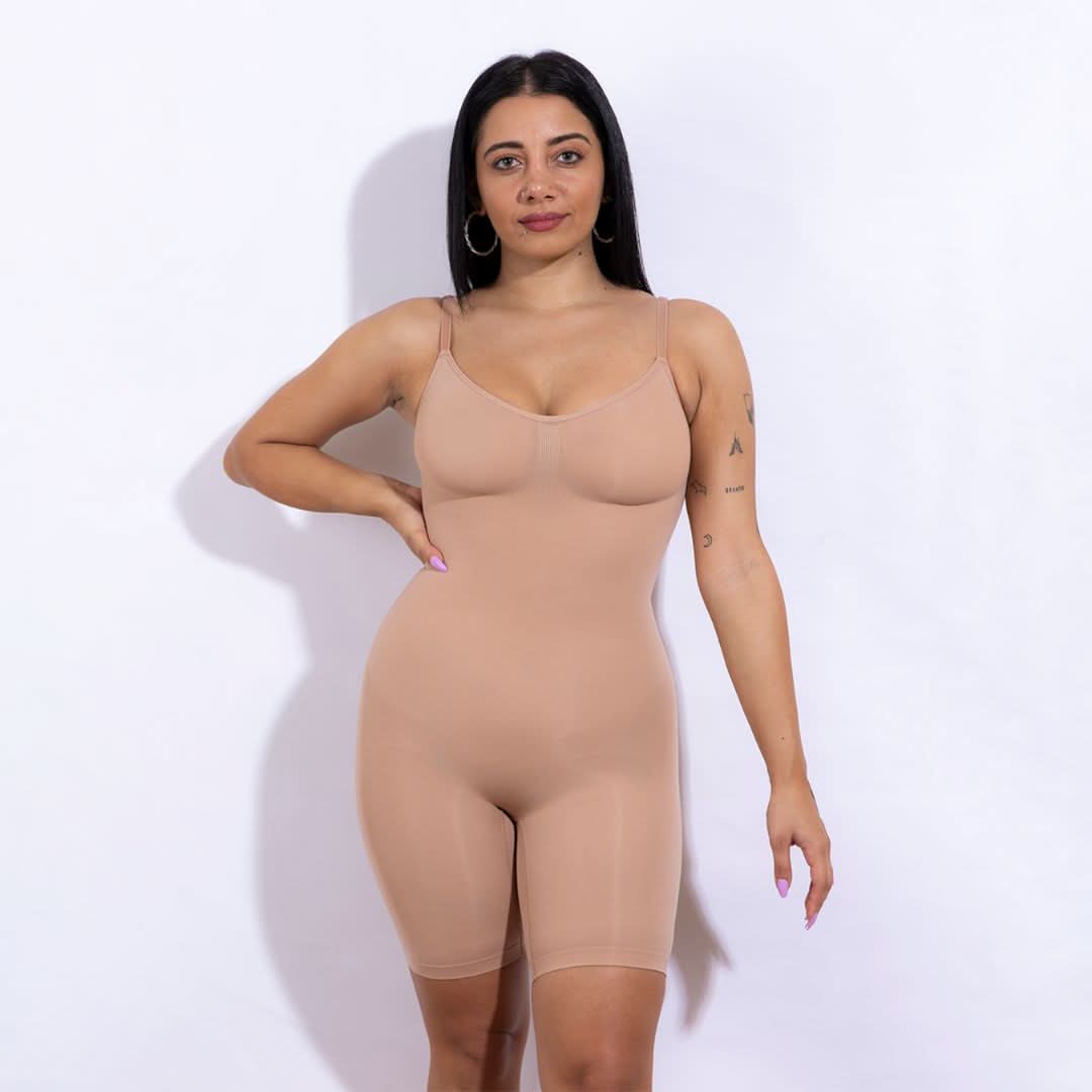 Model in the picture is 160 cm tall, and weights 60 Kgs wearing M/L