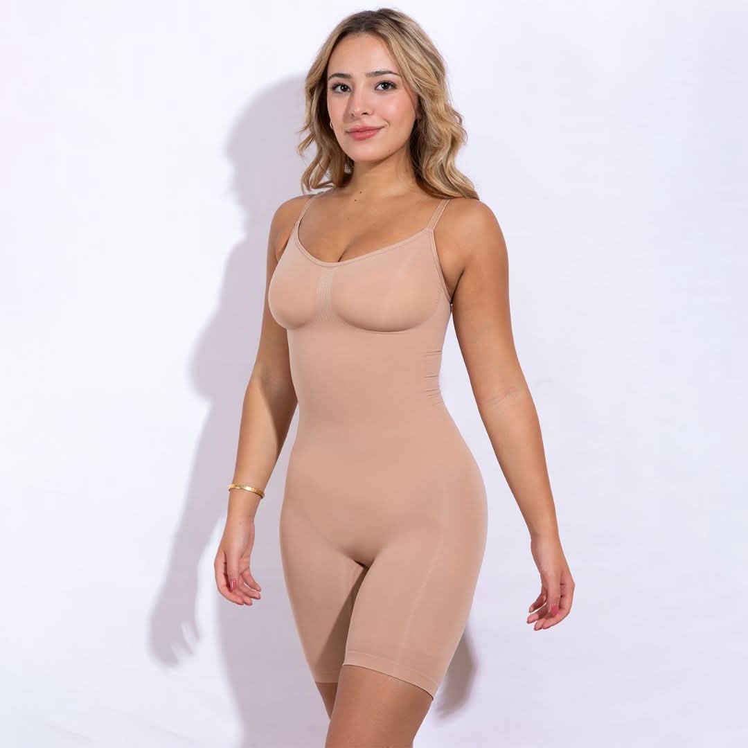Model in the picture is 158 cm tall, and weights 51 Kgs wearing XS/S