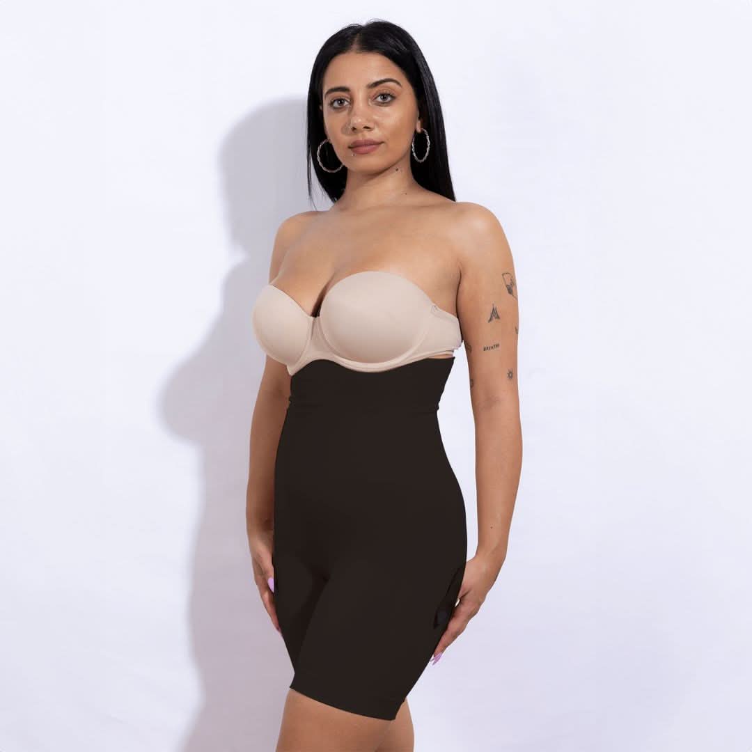 Model in the picture is 160 cm tall, and weights 60 Kgs wearing M