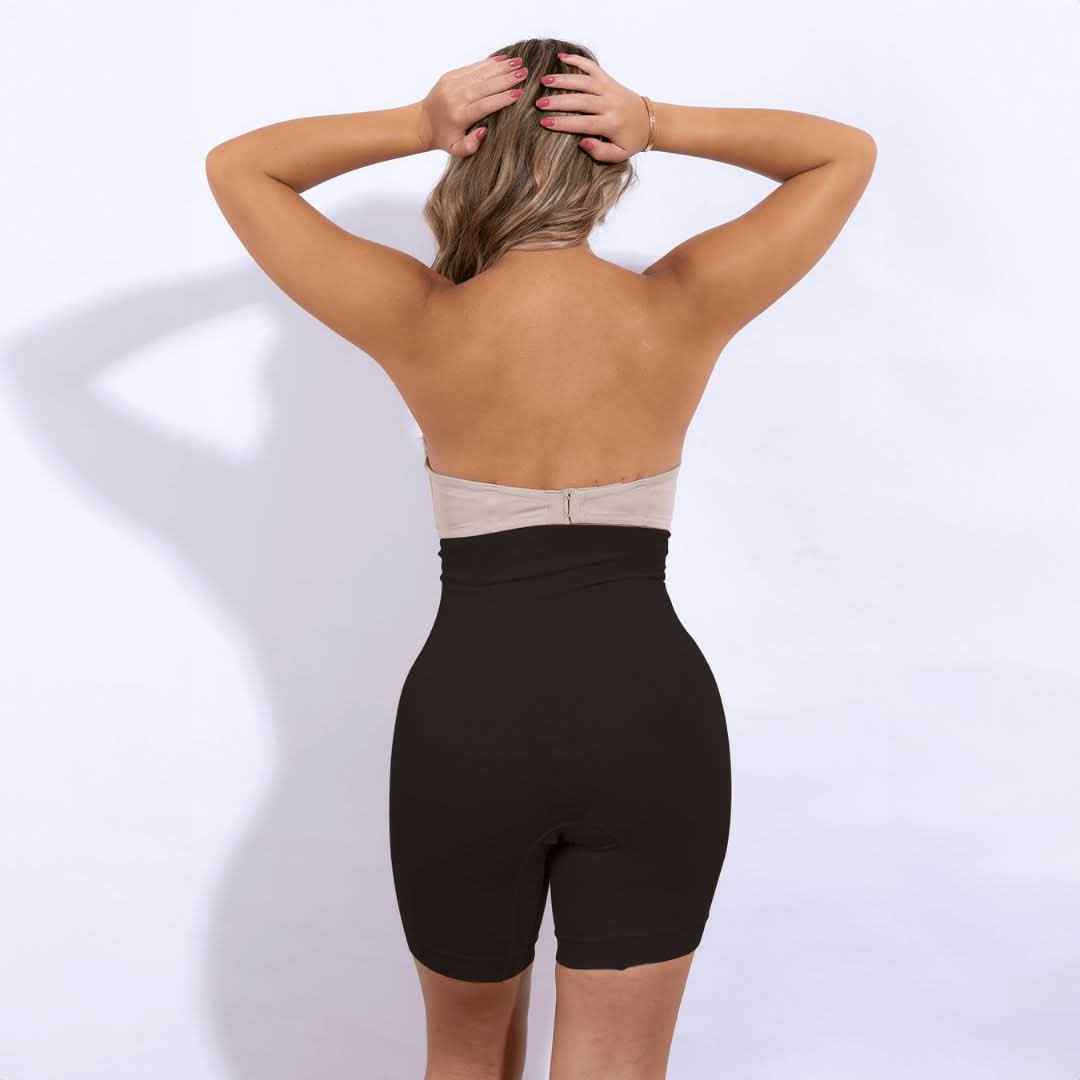 Model in the picture is 158 cm tall, and weights 51 Kgs wearing S