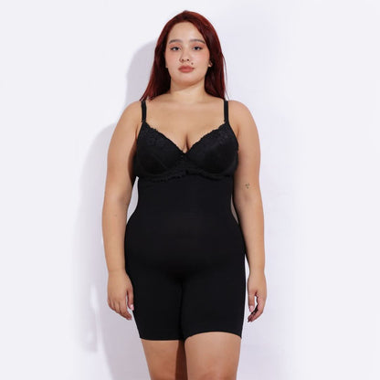 Model in the picture is 178 cm tall, and weights 96 Kgs wearing XL