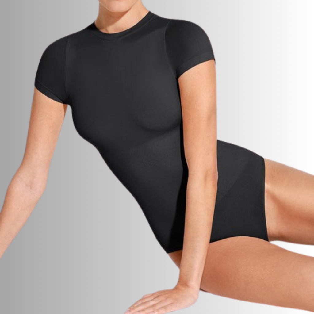 Model is 165 cm tall, weighs 51 kg, and wears size S (XS/S), with measurements: 86 cm bust, 64 cm waist, and 91 cm hips.