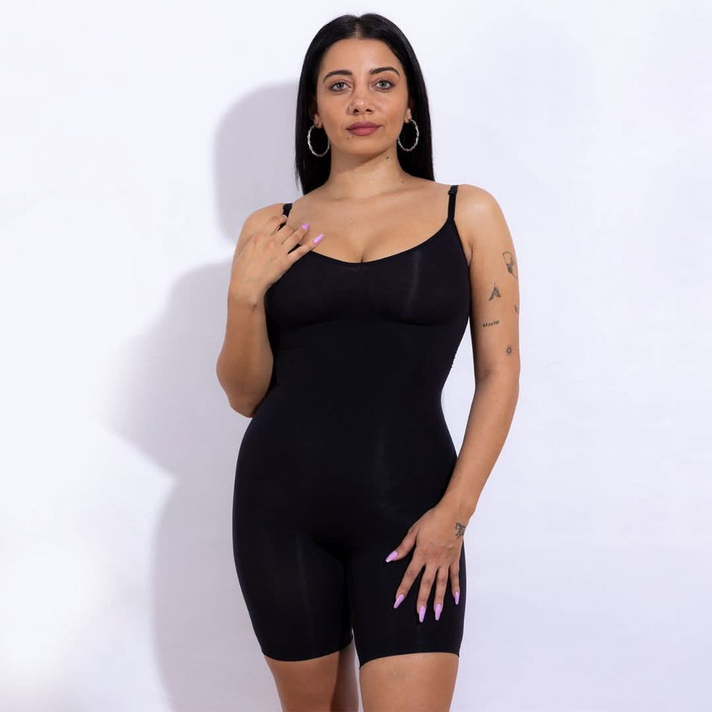 Model in the picture is 160 cm tall, and weights 60 Kgs wearing M/L