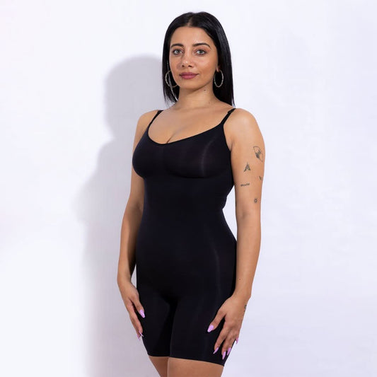 Model in the picture is 160 cm tall, and weights 60 Kgs wearing M/L