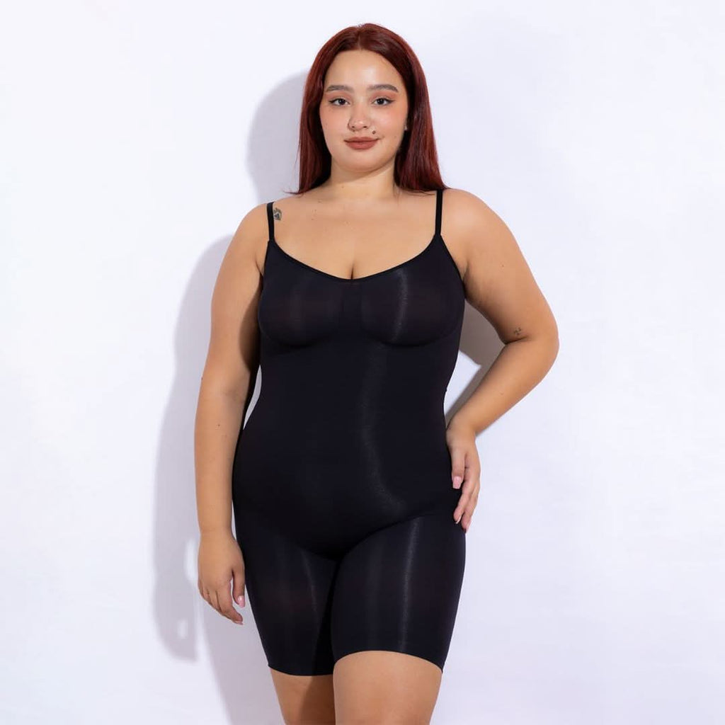 Model in the picture is 178 cm tall, and weights 96 Kgs wearing XL/XXL