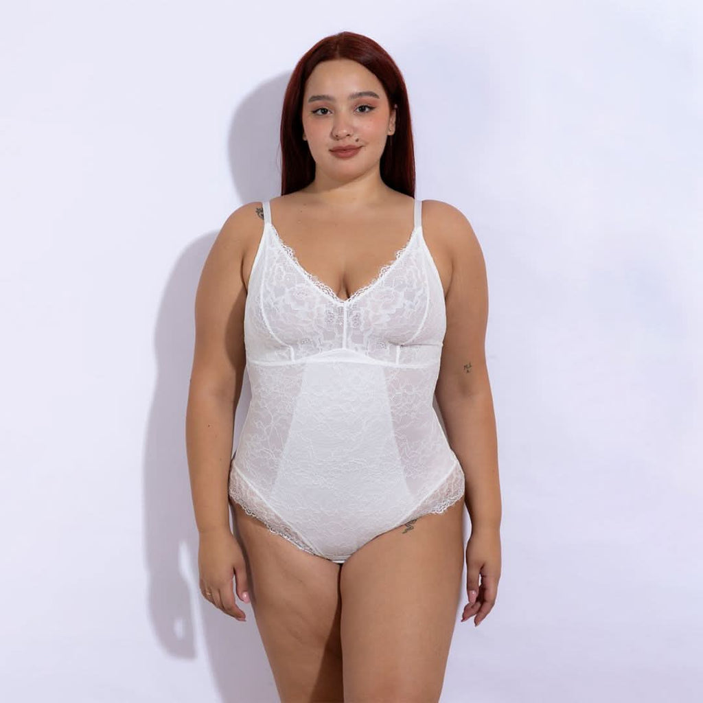 Model in the picture is 178 cm tall, and weights 96 Kgs wearing XL