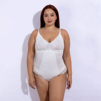 Model in the picture is 178 cm tall, and weights 96 Kgs wearing XL