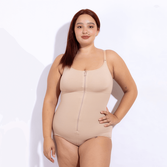 Model in the picture is 178 cm tall, and weights 96 Kgs