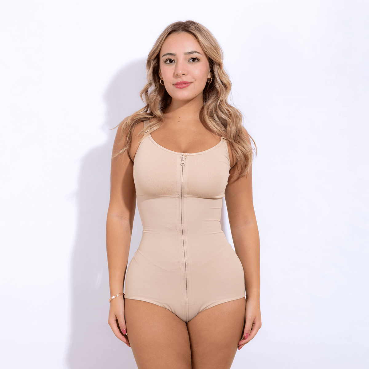 Model in the picture is 158 cm tall, and weights 51 Kgs